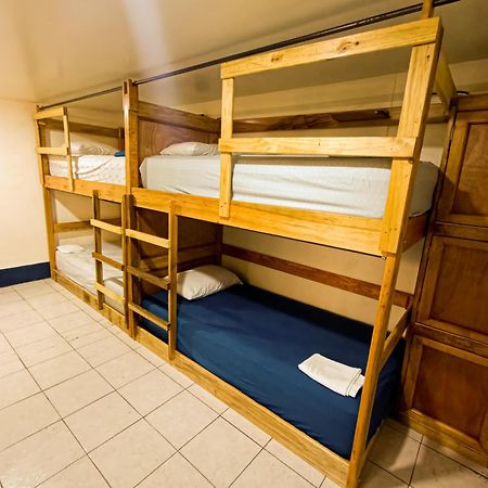 Hostal El Rio León Dış mekan fotoğraf