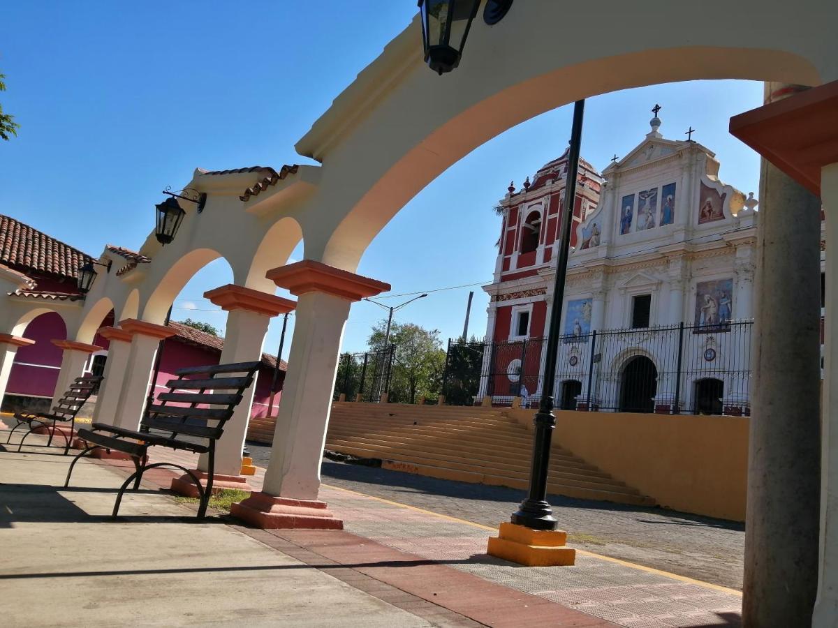 Hostal El Rio León Dış mekan fotoğraf