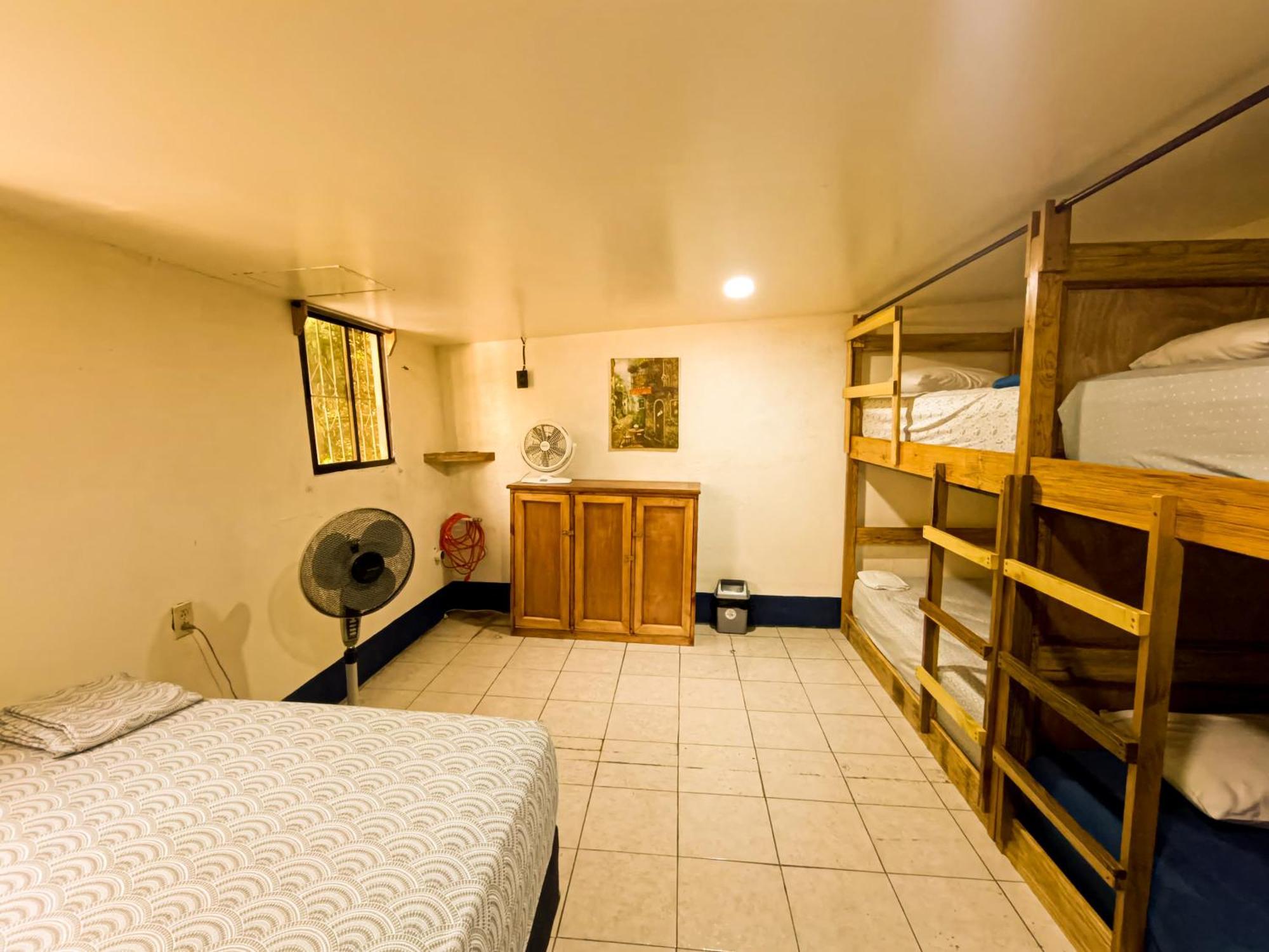 Hostal El Rio León Dış mekan fotoğraf