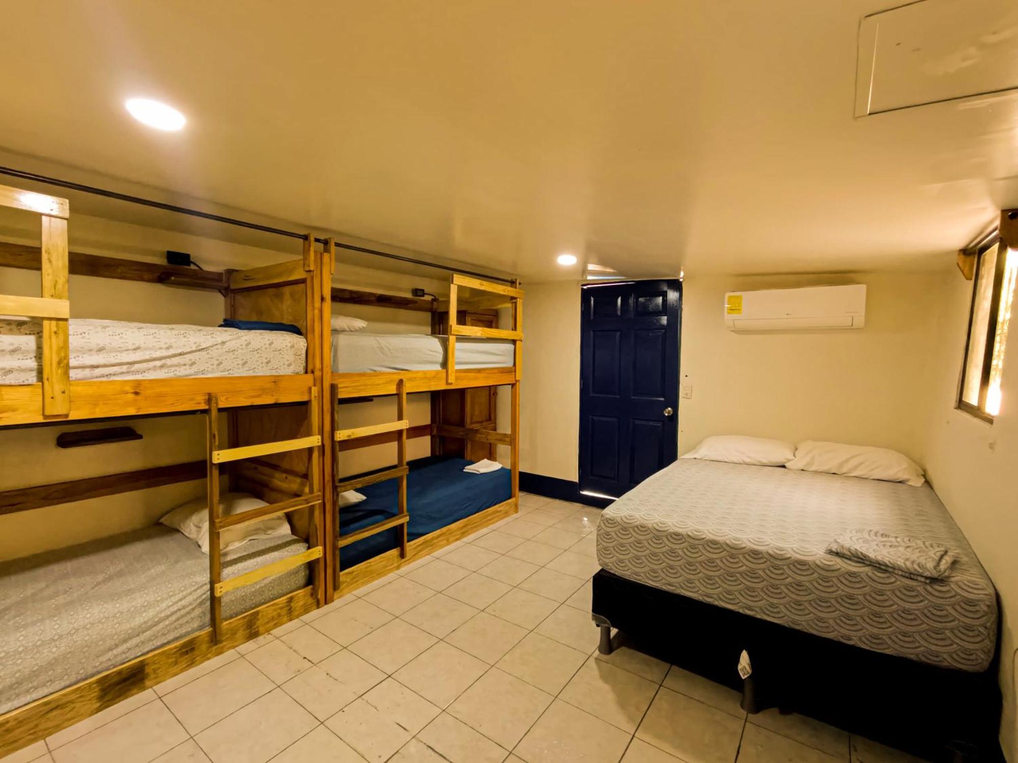 Hostal El Rio León Dış mekan fotoğraf