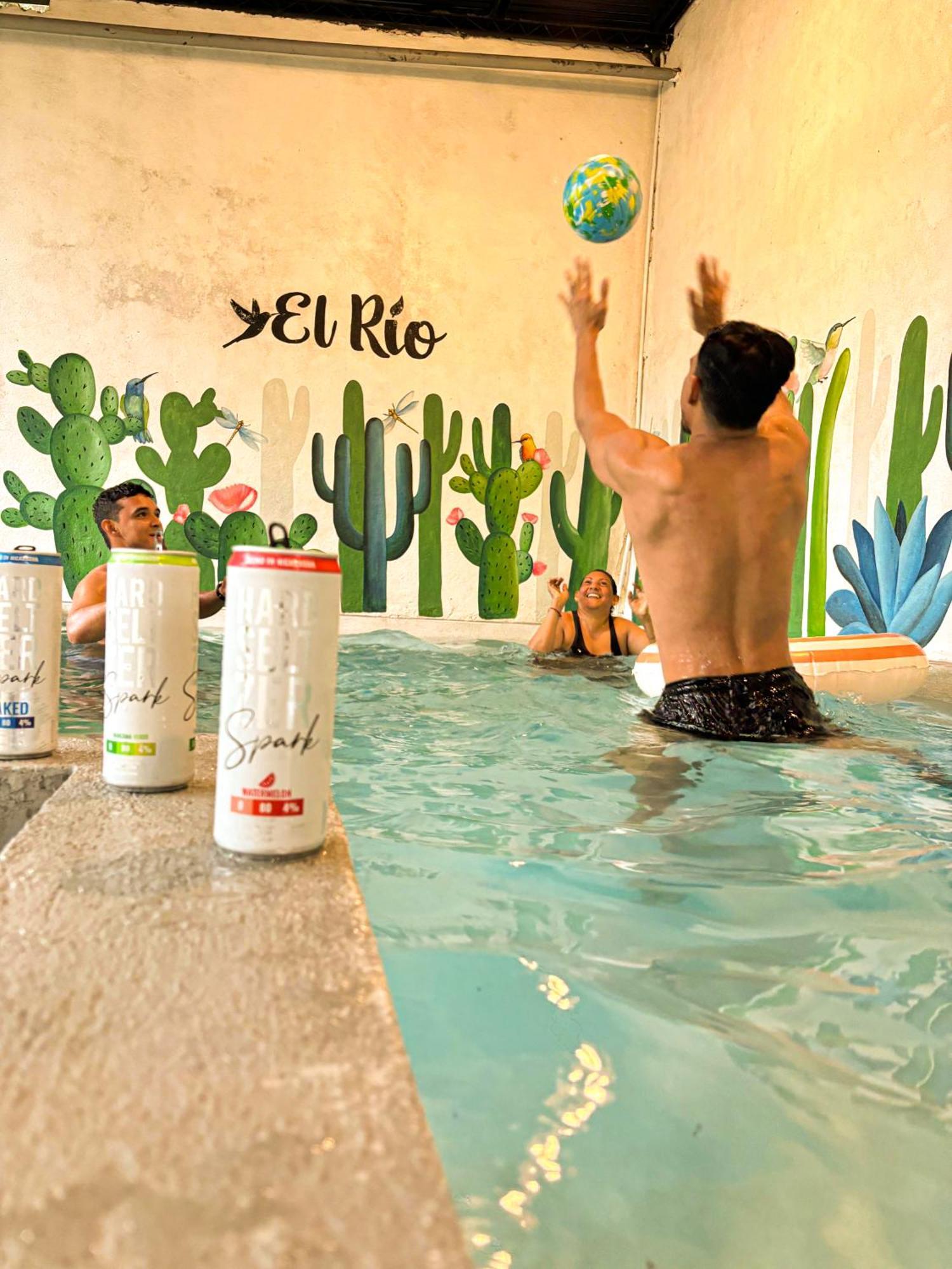 Hostal El Rio León Dış mekan fotoğraf